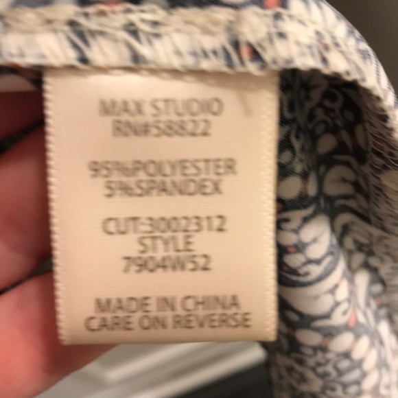 Max Studios - Sleeveless Dreas - Picture 6 of 6